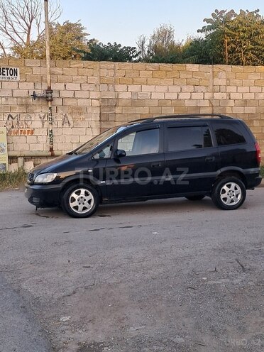 Opel Zafira-10