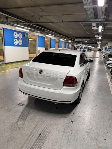 Volkswagen Polo-4