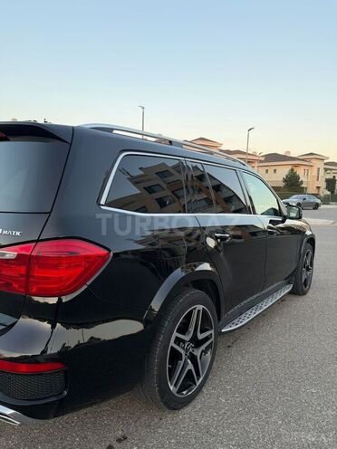 Mercedes GL 550 4MATIC-4