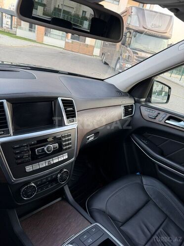Mercedes GL 550 4MATIC-7