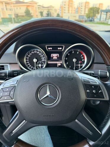 Mercedes GL 550 4MATIC-8
