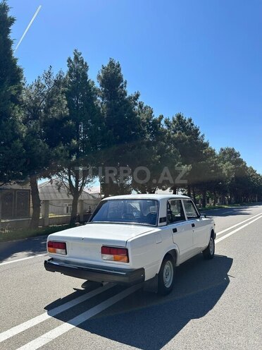 LADA (VAZ) 2107-2