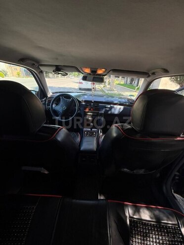 Mercedes E 270-12