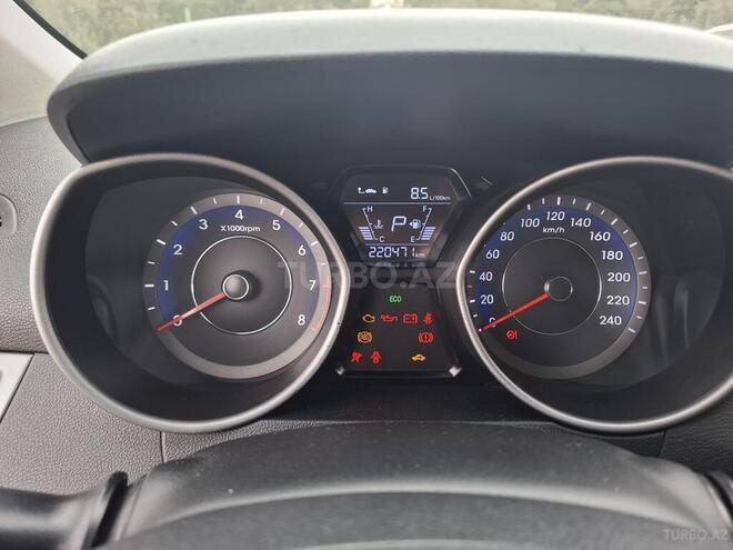 Hyundai Elantra-6