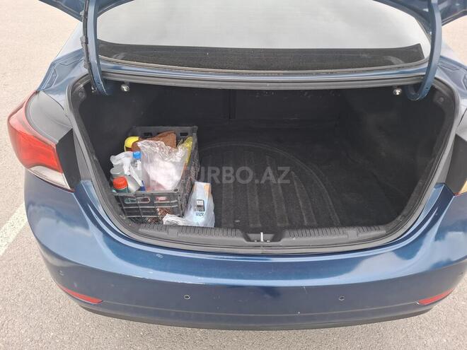 Hyundai Elantra-7