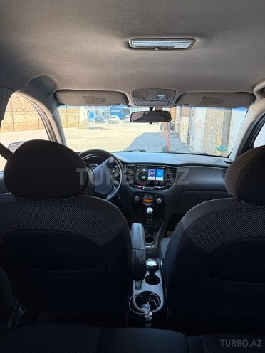 Kia Rio-4