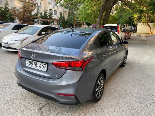 Hyundai Accent-6