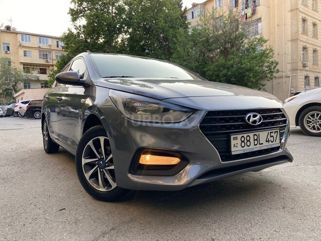 Hyundai Accent-4