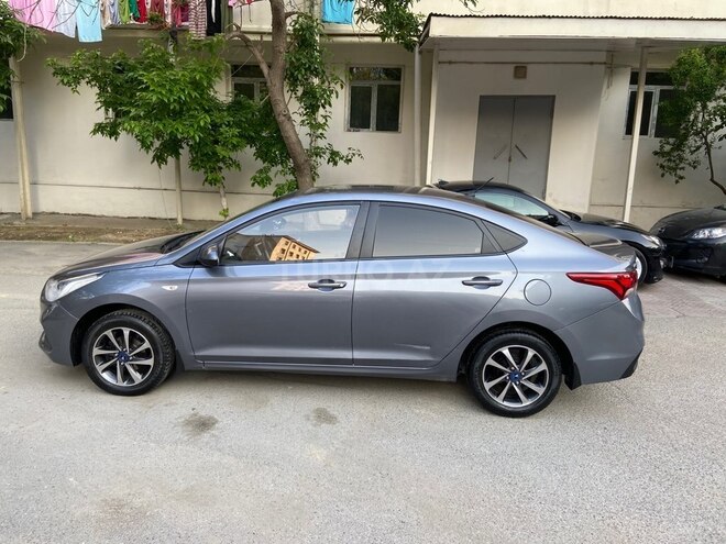 Hyundai Accent-9