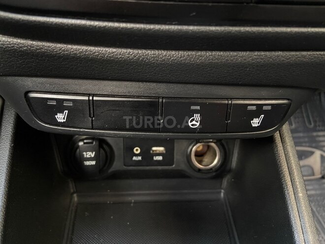Hyundai Accent-14