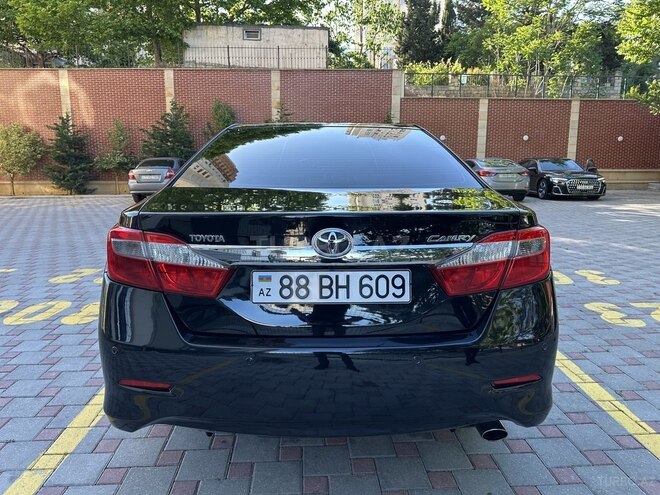Toyota Camry-8