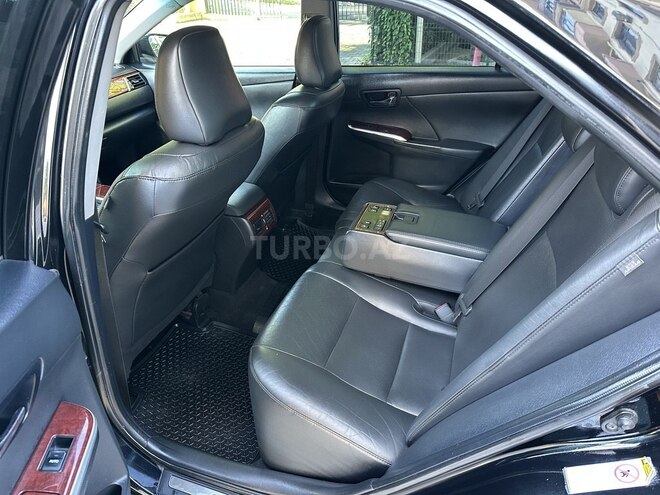 Toyota Camry-12
