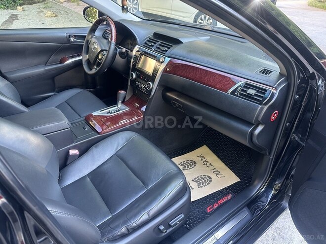 Toyota Camry-13