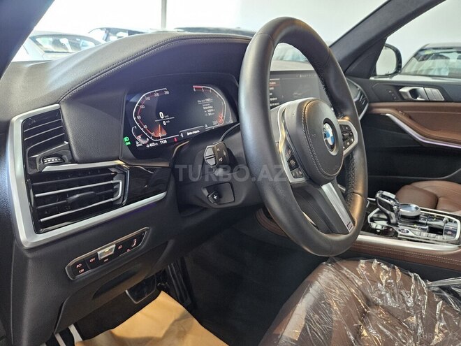 BMW X7-9
