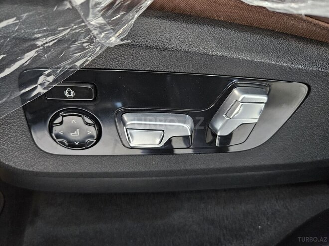 BMW X7-8