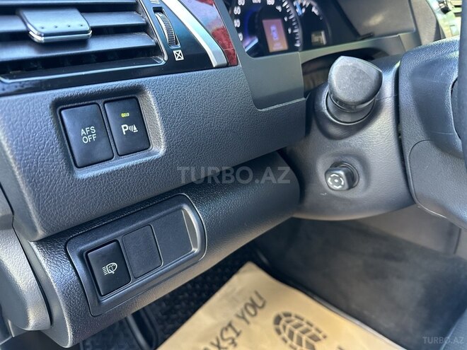 Toyota Camry-16
