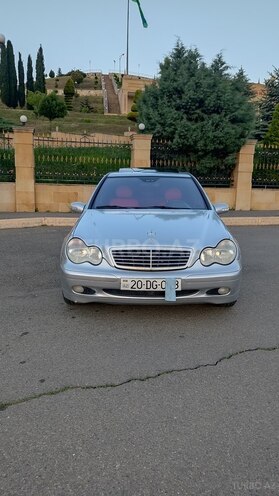 Mercedes C 200-1