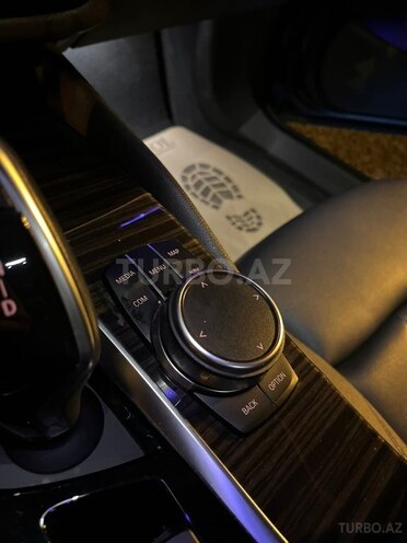 BMW 530e-17