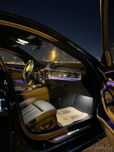 BMW 530e-12