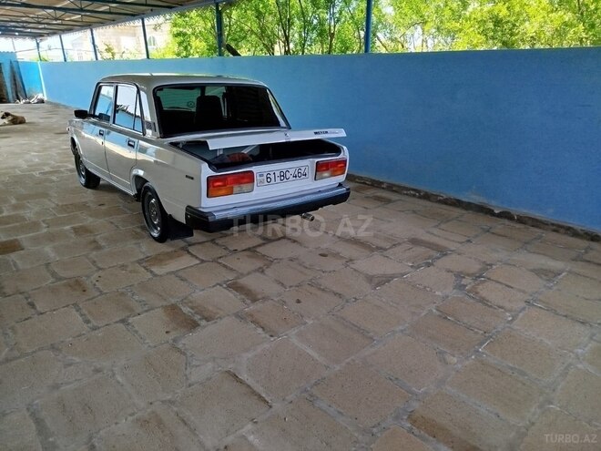 LADA (VAZ) 2107-2