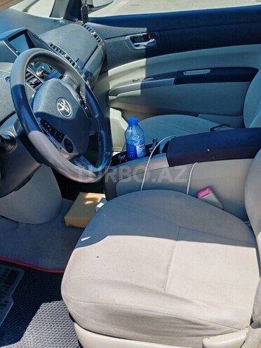 Toyota Prius-5