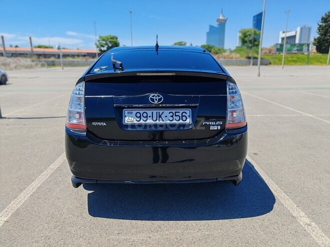 Toyota Prius-8
