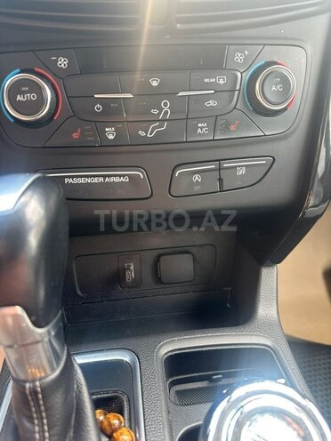 Ford Escape-14