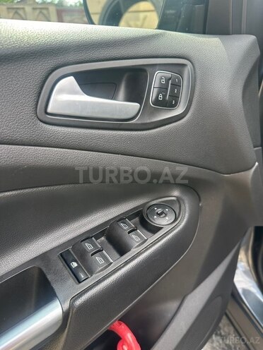 Ford Escape-15