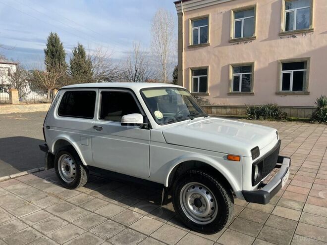 LADA (VAZ) Niva-12
