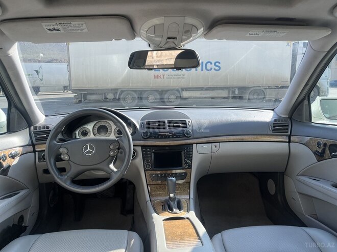 Mercedes E 350-10