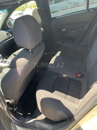 Chevrolet Cruze-10