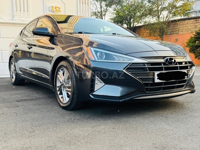 Hyundai Elantra-1