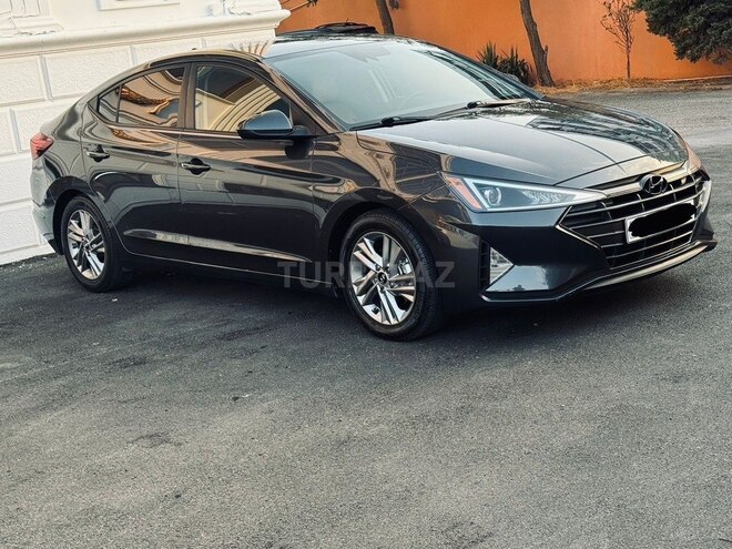 Hyundai Elantra-3