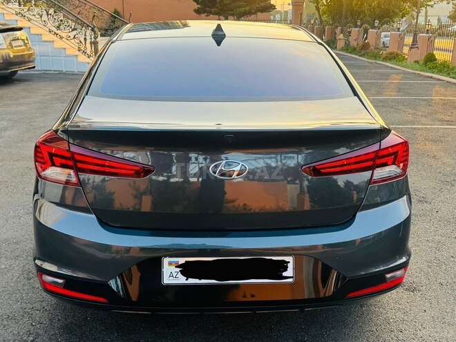 Hyundai Elantra-5