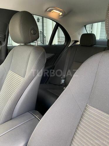 Mercedes E 300 e 4MATIC-11