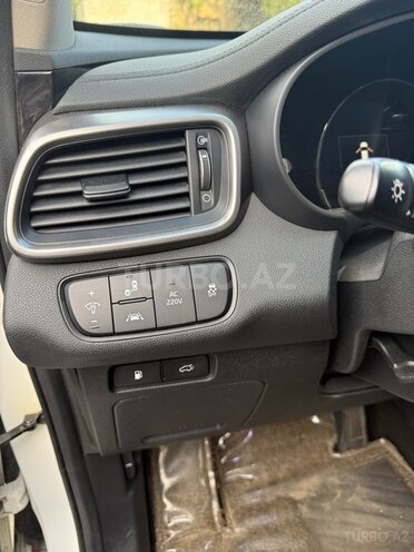 Kia Sorento-9