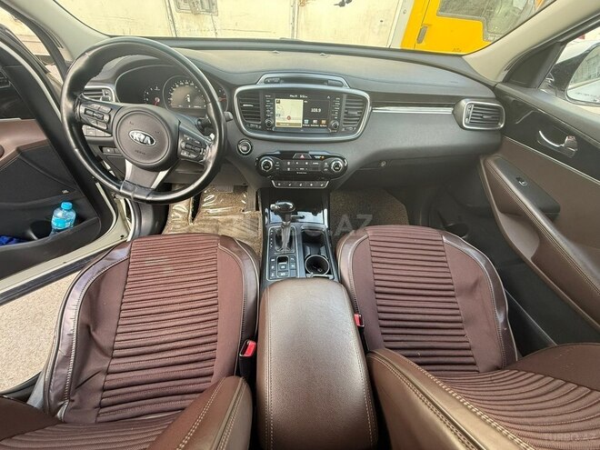 Kia Sorento-11