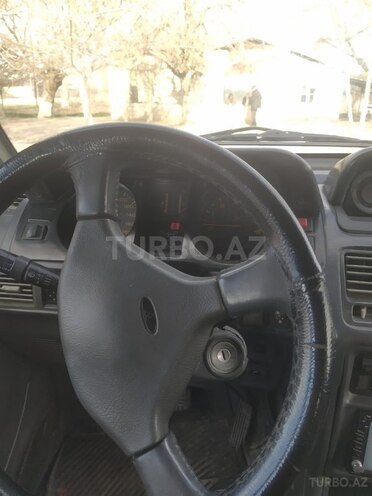 Mitsubishi Pajero-9