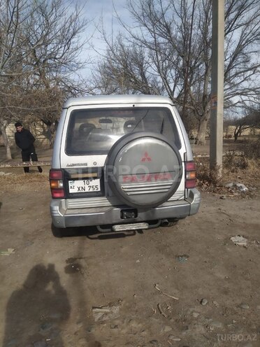 Mitsubishi Pajero-6