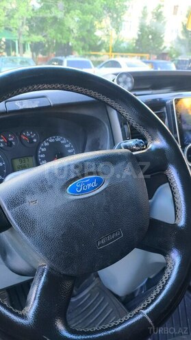 Ford Transit-3