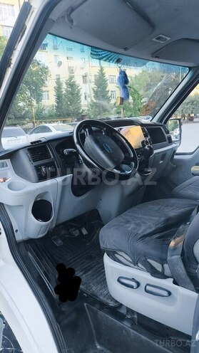 Ford Transit-4