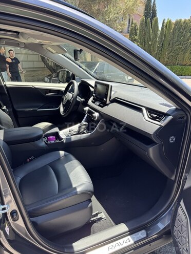 Toyota RAV4-10