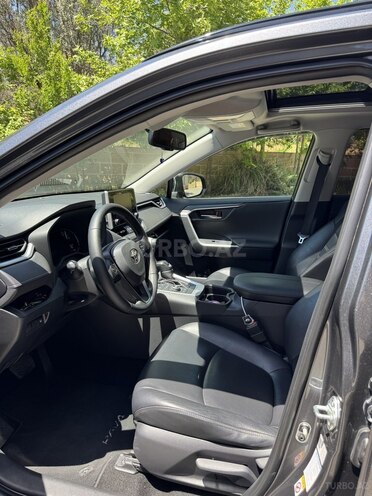 Toyota RAV4-9