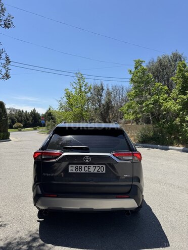 Toyota RAV4-6