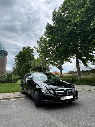 Mercedes E 220-1