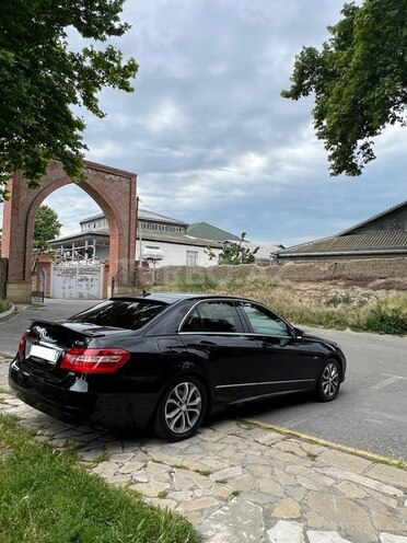Mercedes E 220-2