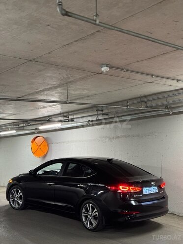 Hyundai Elantra-2