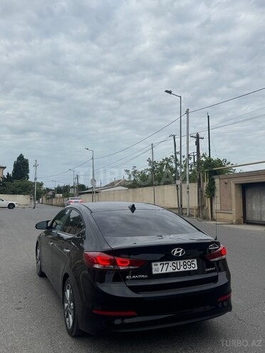 Hyundai Elantra-7
