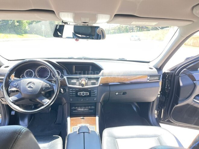 Mercedes E 220-10