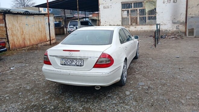 Mercedes E 220-2